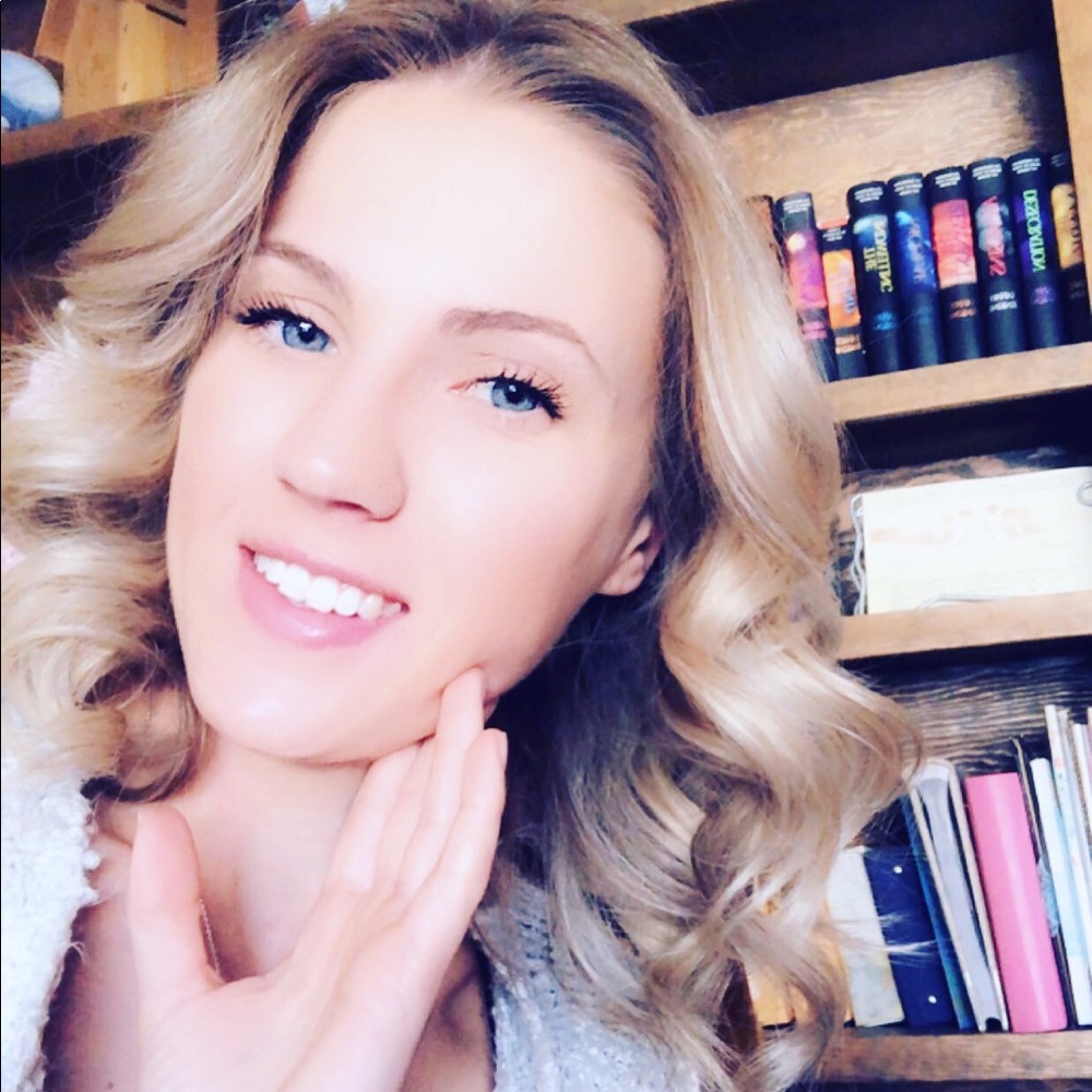 Meet your Posher, Lexi